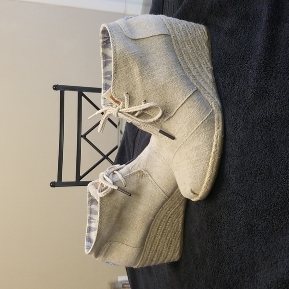 Toms Wedges - Picture 2 of 8